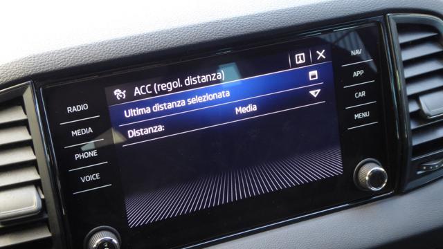 SKODA Karoq 1.6 TDI SCR DSG SportLine