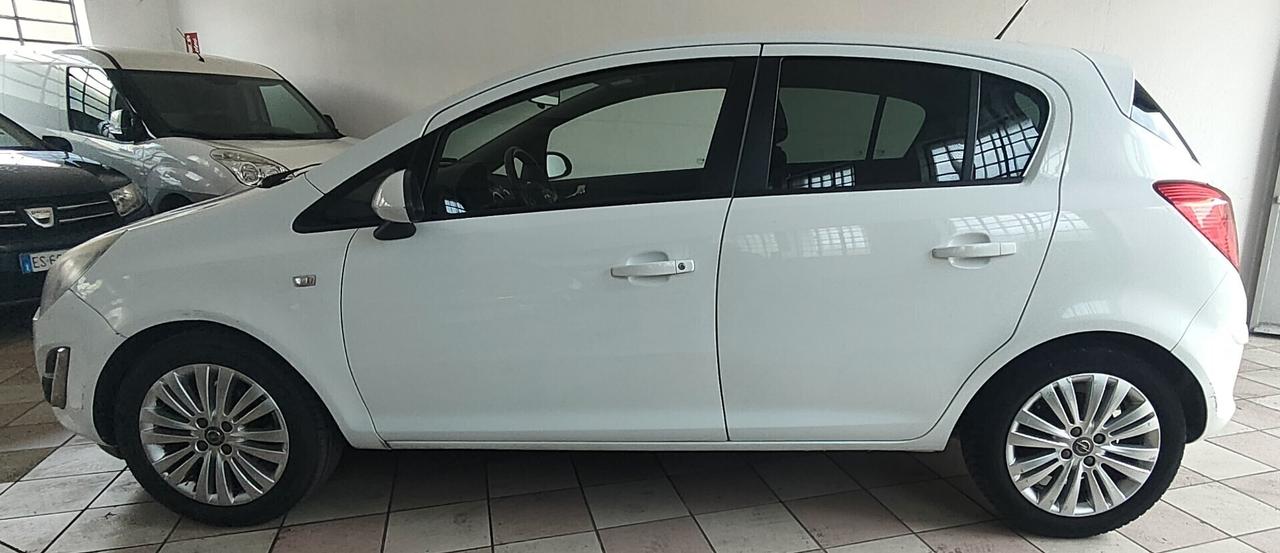 Opel Corsa 1.2 85CV 5 porte GPL-TECH Edition