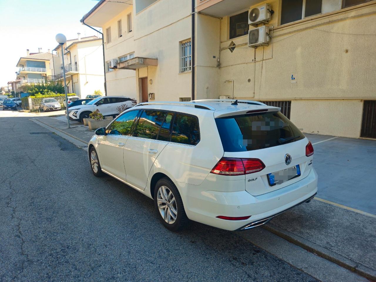 Volkswagen Golf Variant 1.4 TGI DSG EXECUTIVE BLUEMOTION