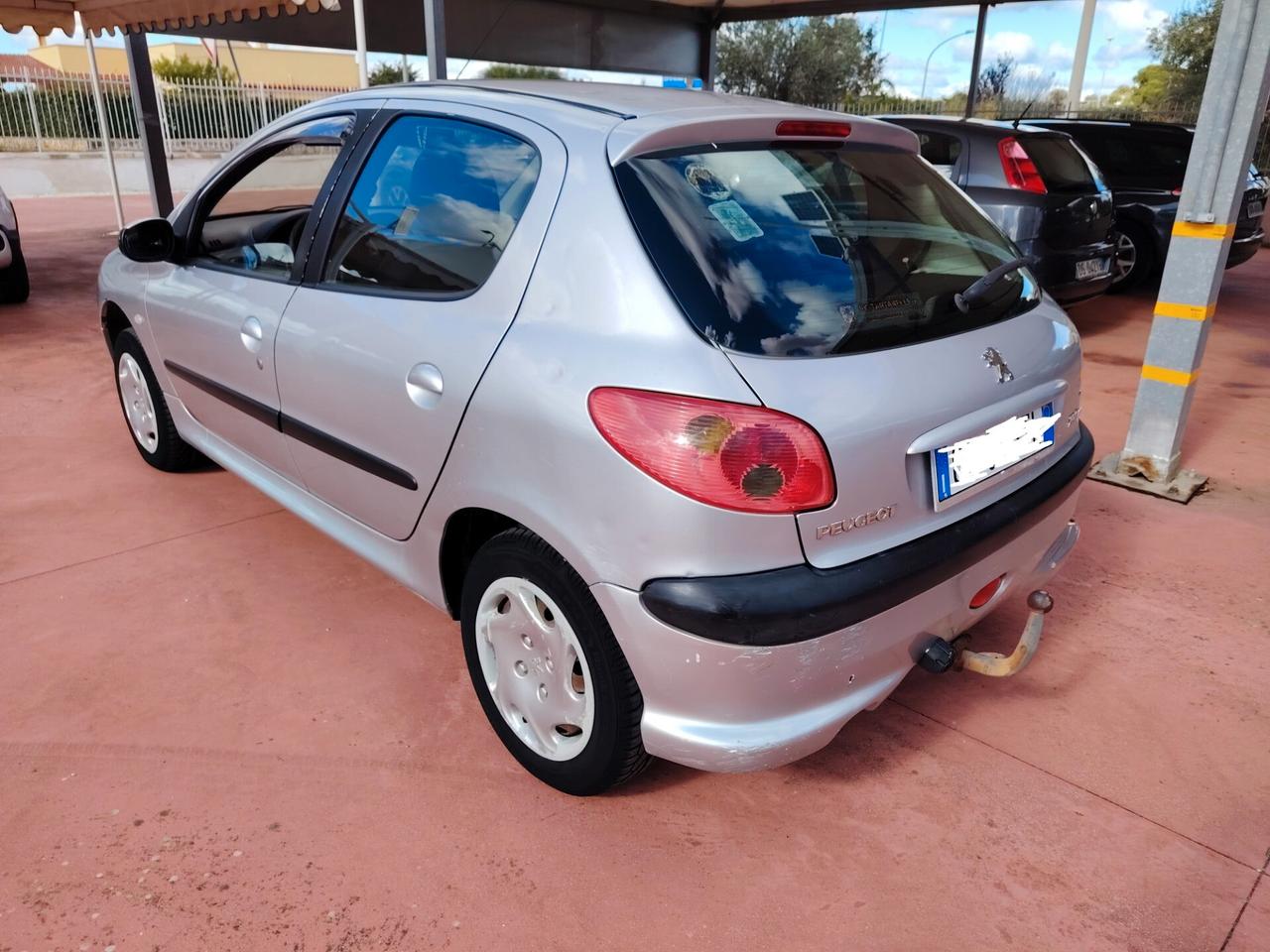 Peugeot 206 1.4 hdi 5 porte + gancio