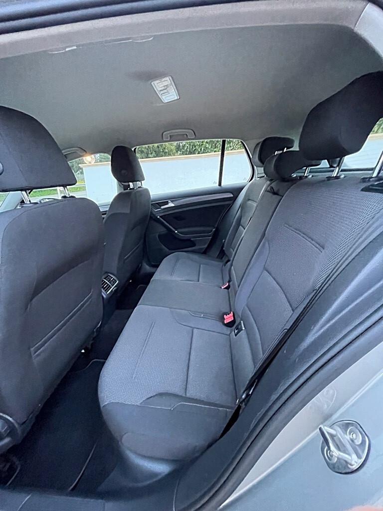 Volkswagen Golf 1.6 TDI HIGHLINE 2019