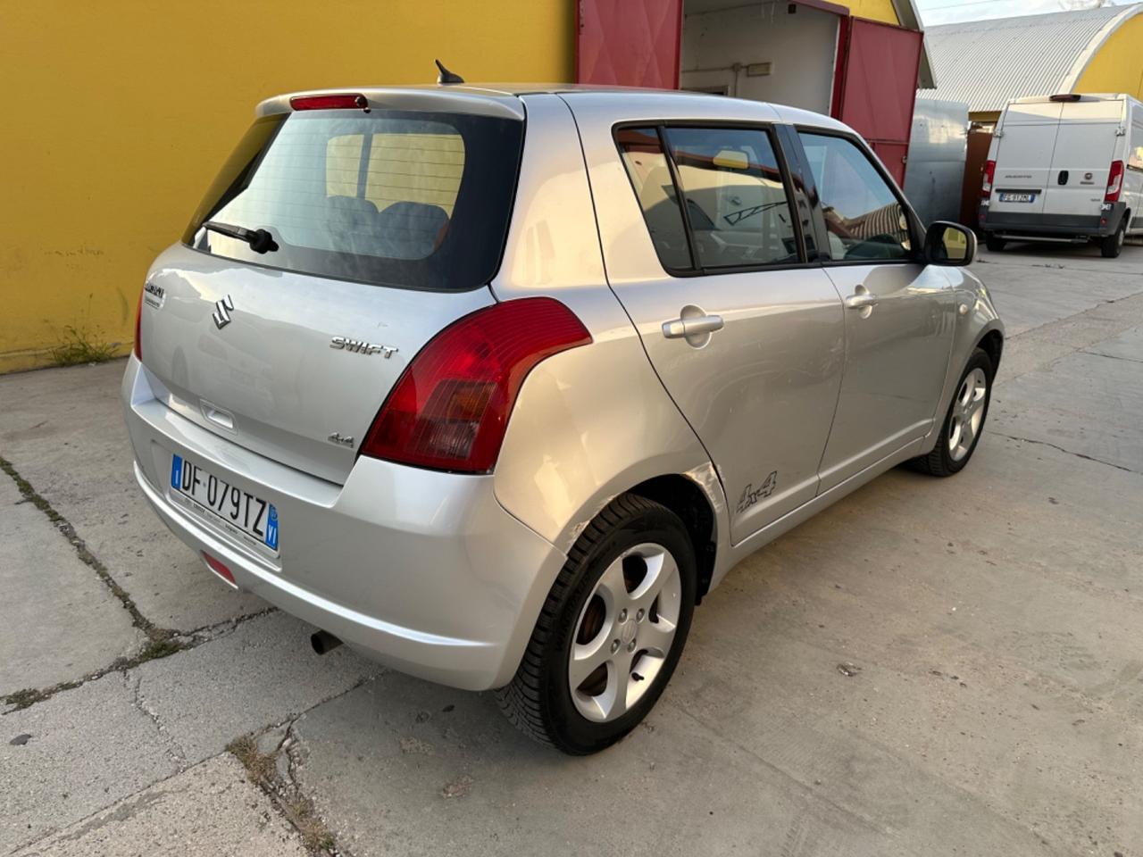 Suzuki Swift 1.3 4x4 5p. GL Benzina