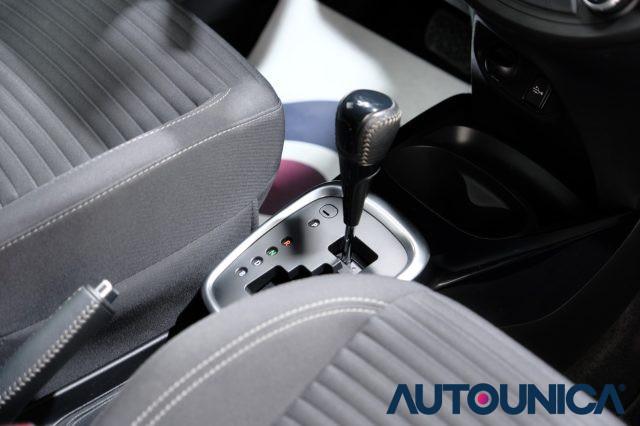 TOYOTA Yaris 1.5 HYBRID 5 PORTE TREND WHITE EDITION