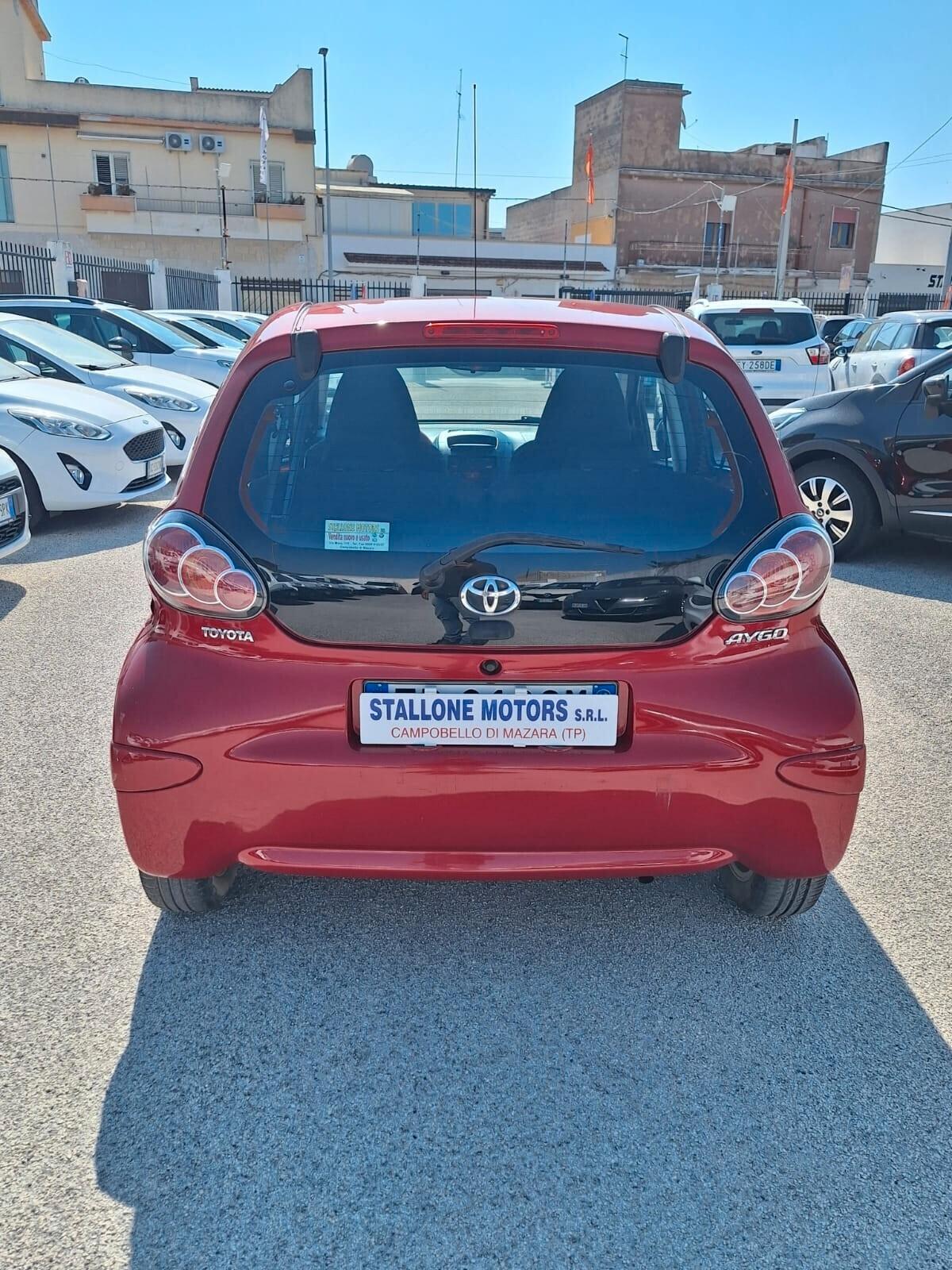 Toyota Aygo 1.0 12V VVT-i 5 porte Sol Red Edition