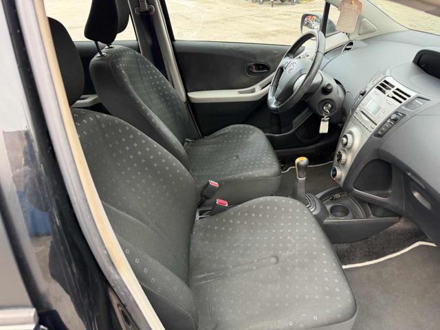 TOYOTA Yaris 194,888km 1.0 5p senza nessun lavoro da fare