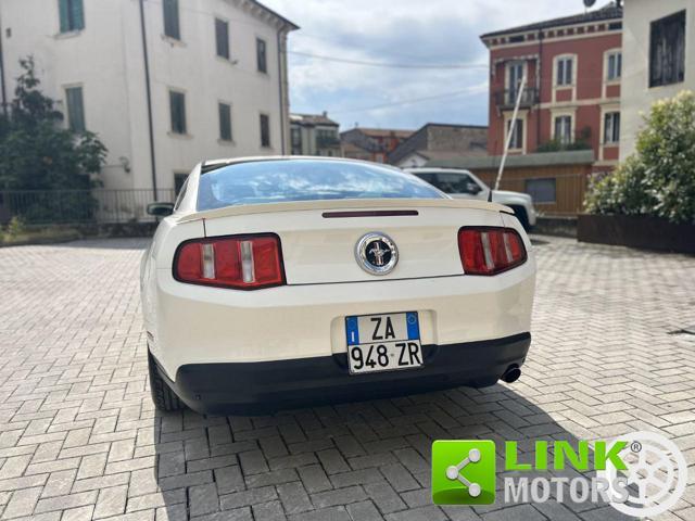 MUSTANG Mustang 4.0 PREMIUM V6