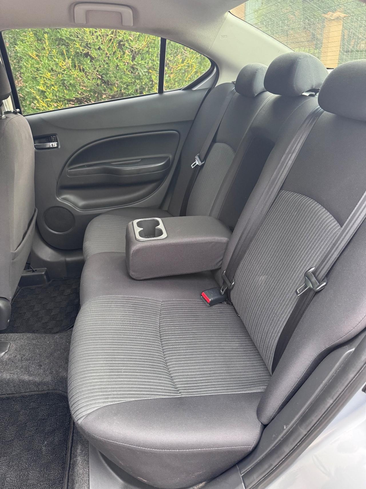 Mitsubishi Attrage Versione Unica