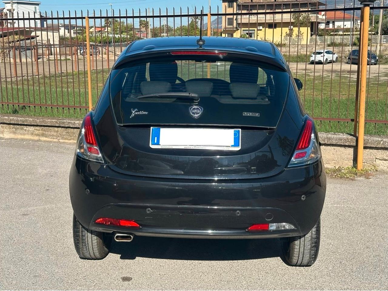 Lancia Ypsilon 1.0 FireFly 5 porte S&S Hybrid Ecochic Gold