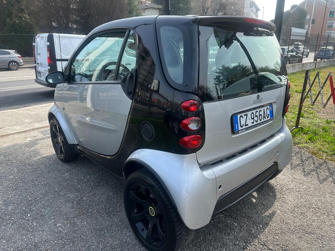 Smart ForTwo 700 coupé pure (45 kW)