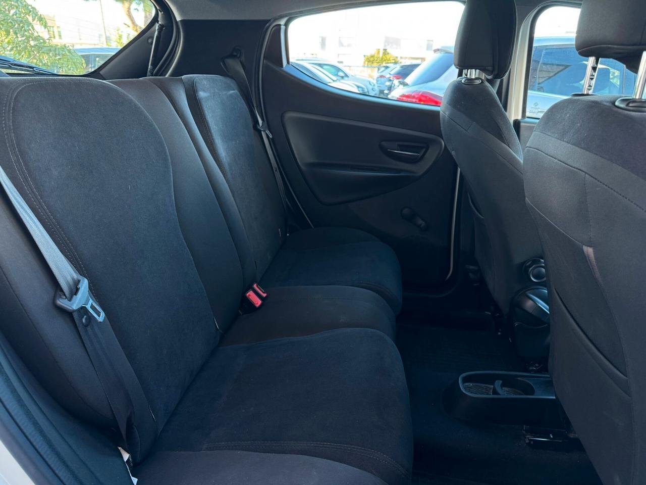 Lancia Ypsilon 0.9 TwinAir 85 CV 5 porte Metano Ecochic Gold