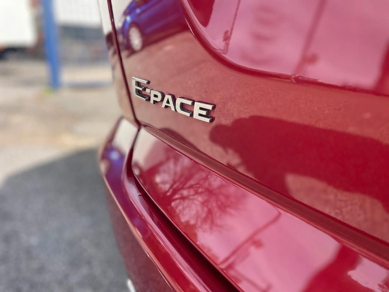 Jaguar E-Pace 2.0D 150 CV AWD aut. R-Dynamic HSE