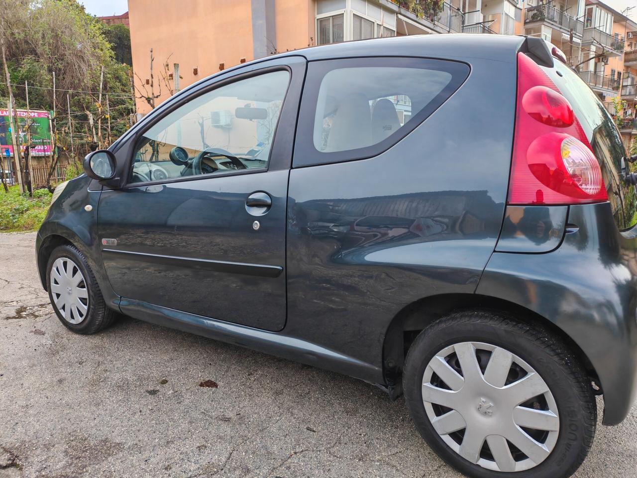 Peugeot 107 AUTOMATICA SWEET YEARS