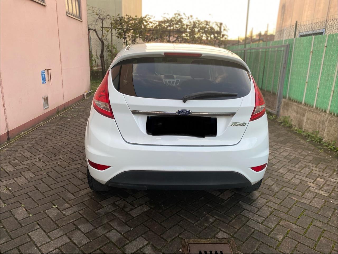Ford Fiesta 1.4 5 porte Bz.- GPL Titanium neopat