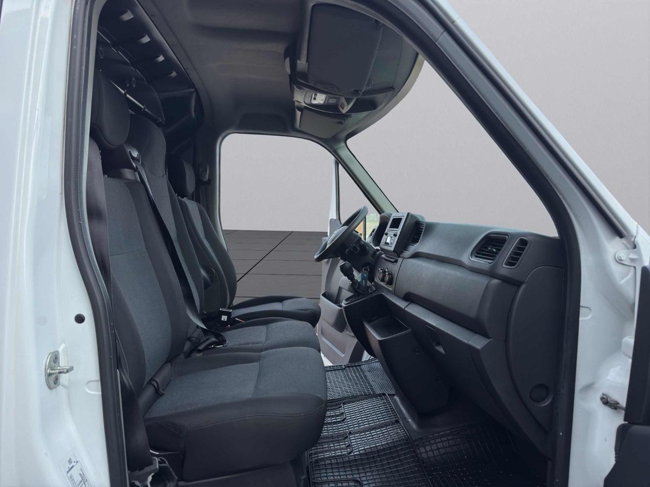 Renault Master (NISSAN INTERSTAR)35 2.3 dCi 135 CV(PM-TM-L2H2)