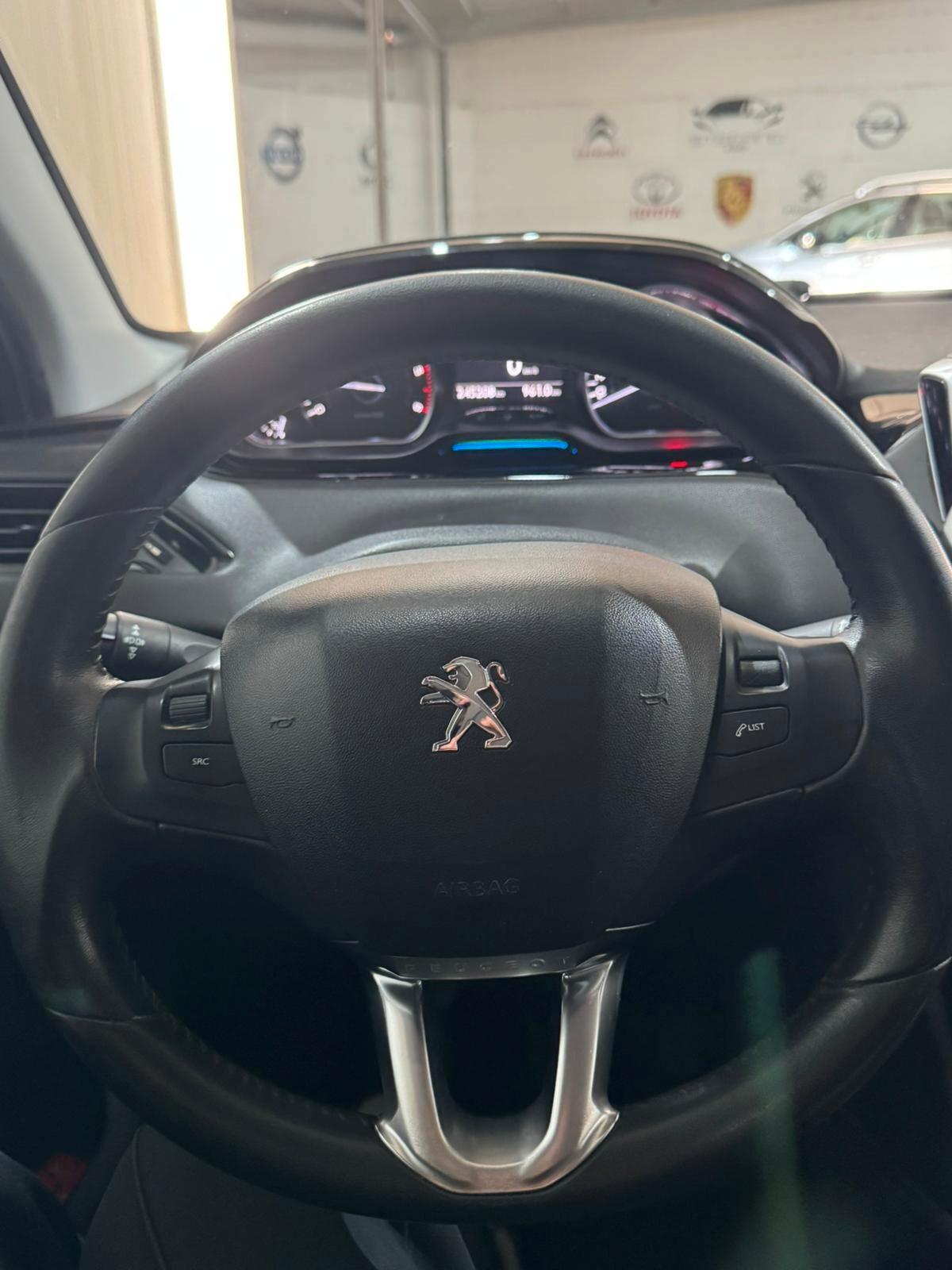Peugeot 208 1.4 HDi 68 CV 5 porte Allure