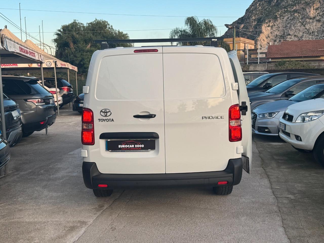 TOYOTA PROACE 3 POSTI IVA ESPOSTA