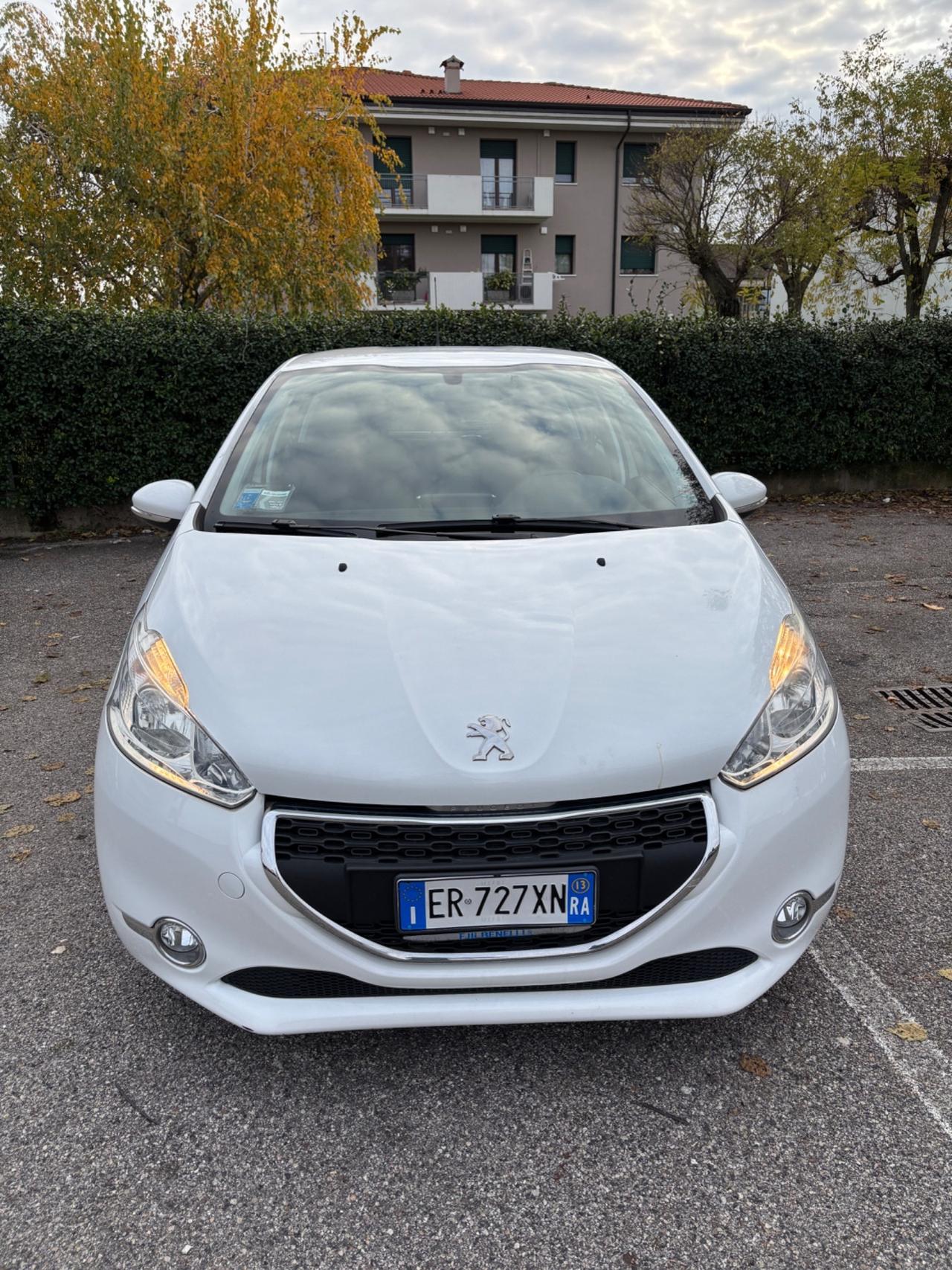 Peugeot 208 con soli 80000