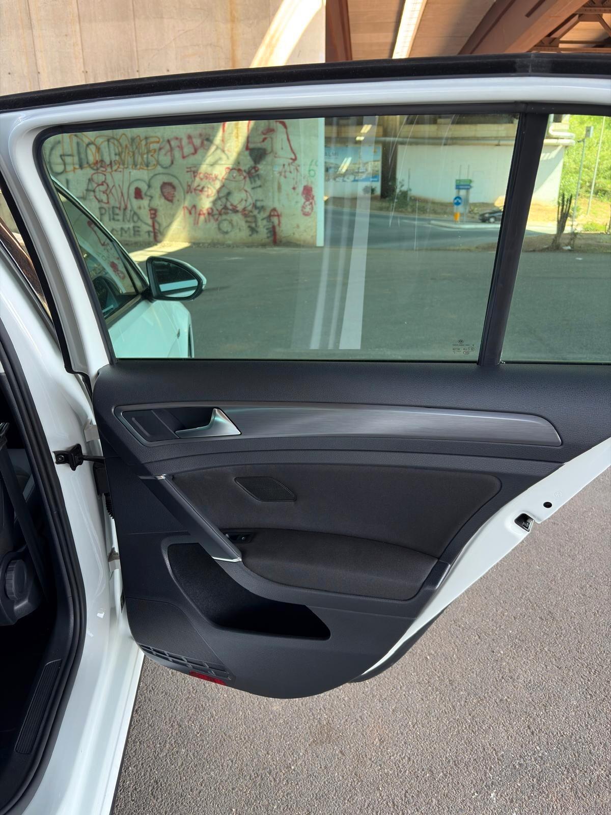 Volkswagen Golf 1.6 TDI 115 CV 5p R line