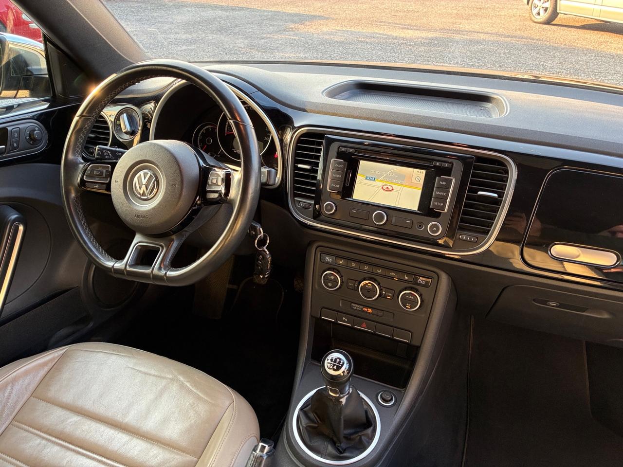 Volkswagen Maggiolino Cabrio 1.6 TDI Design