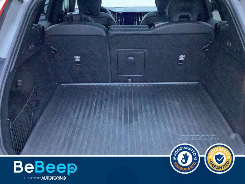 Volvo XC60 2.0 B4 PLUS DARK AUTO