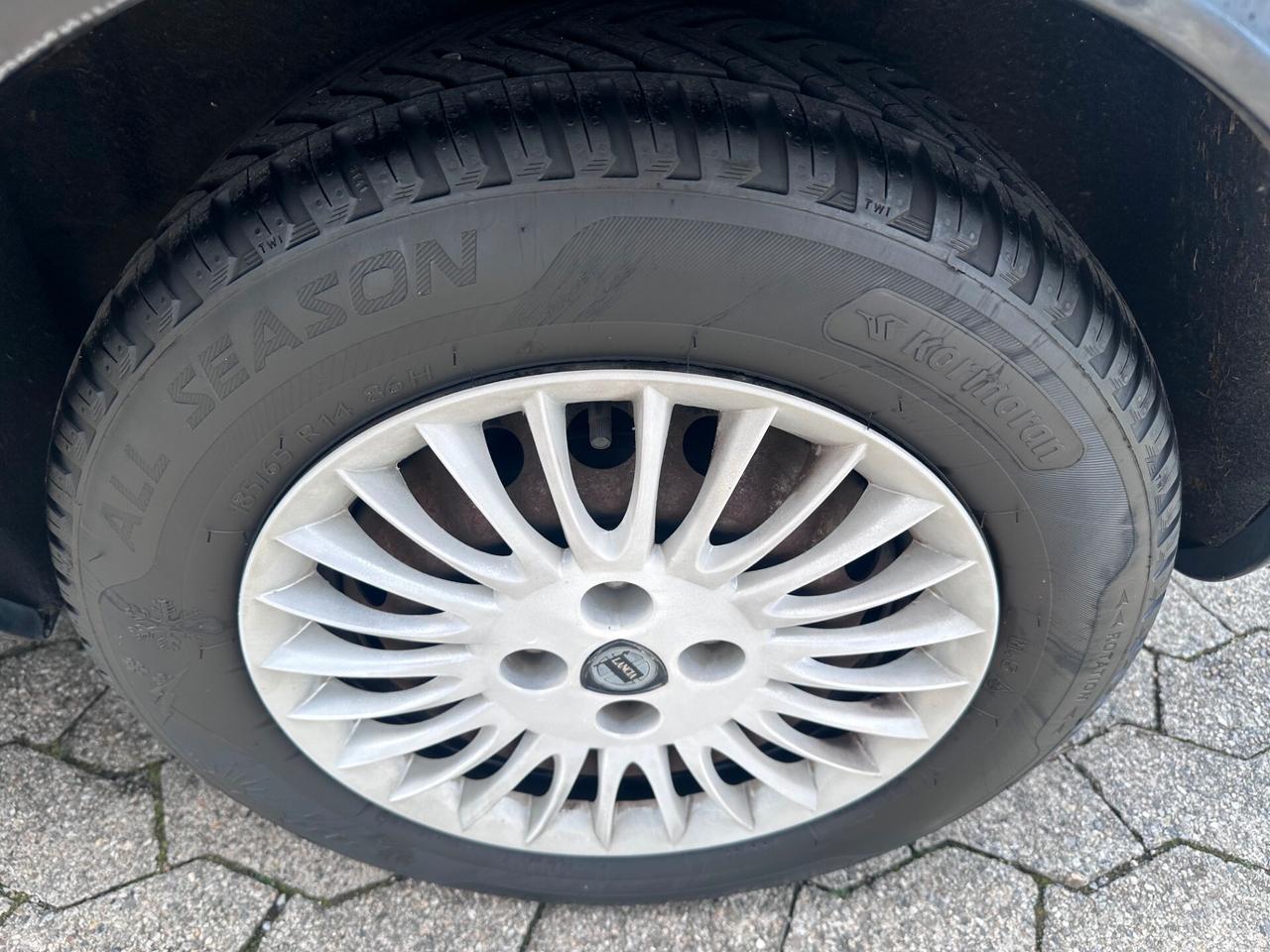 Lancia Ypsilon 1.2 Argento