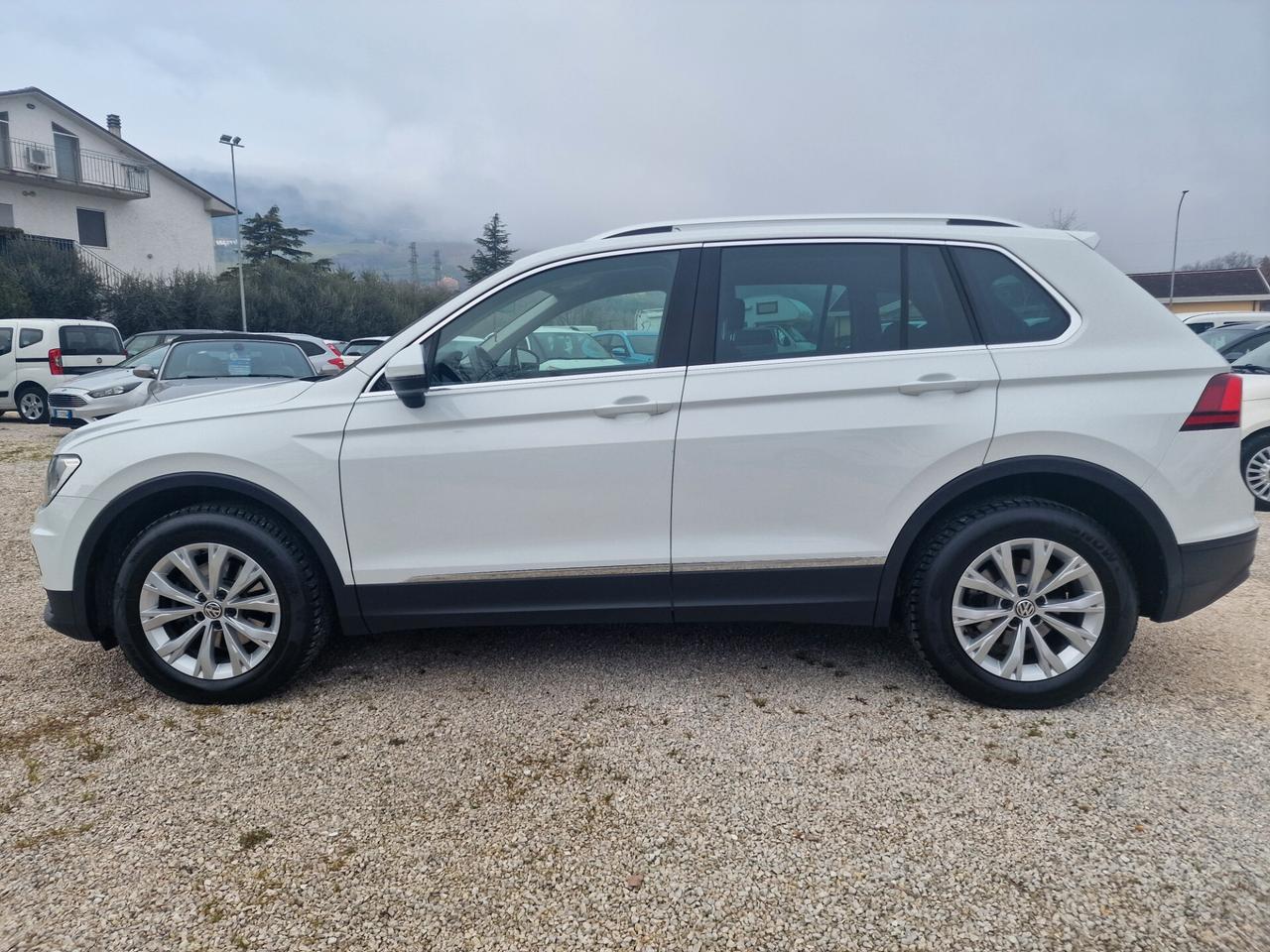 Volkswagen Tiguan 2.0 TDI SCR DSG 4MOTION Business BMT
