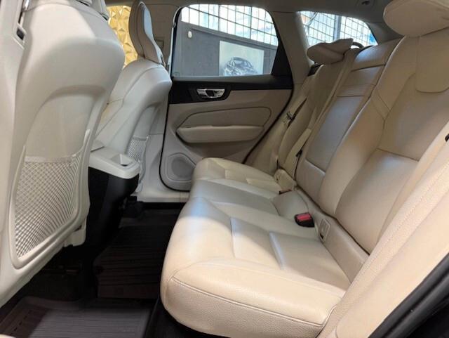 Volvo XC 60 XC60 B5 (d) AWD Geartronic Inscription