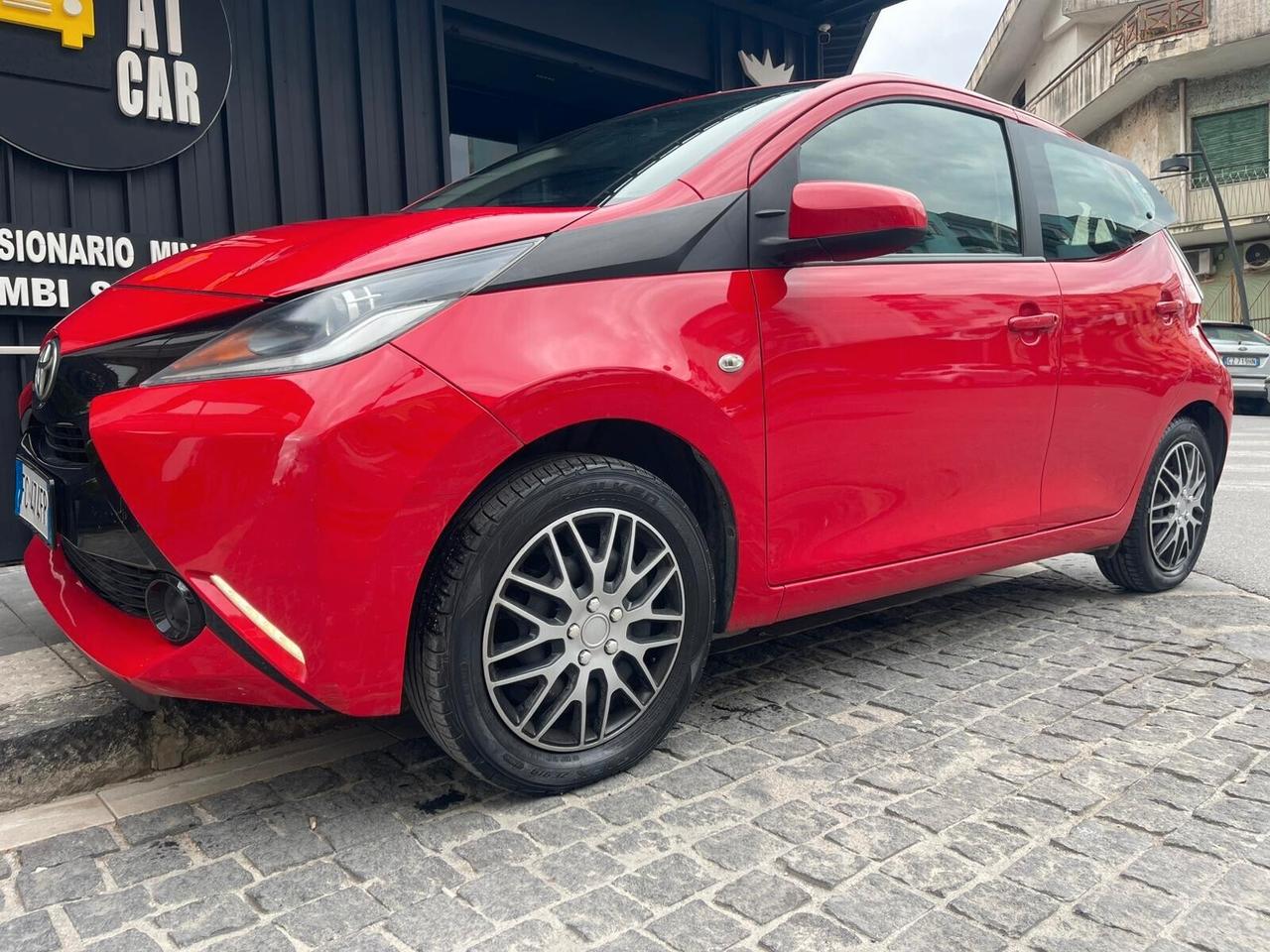 Toyota Aygo 1.0 VVT-i 69 CV 5 porte x-cool