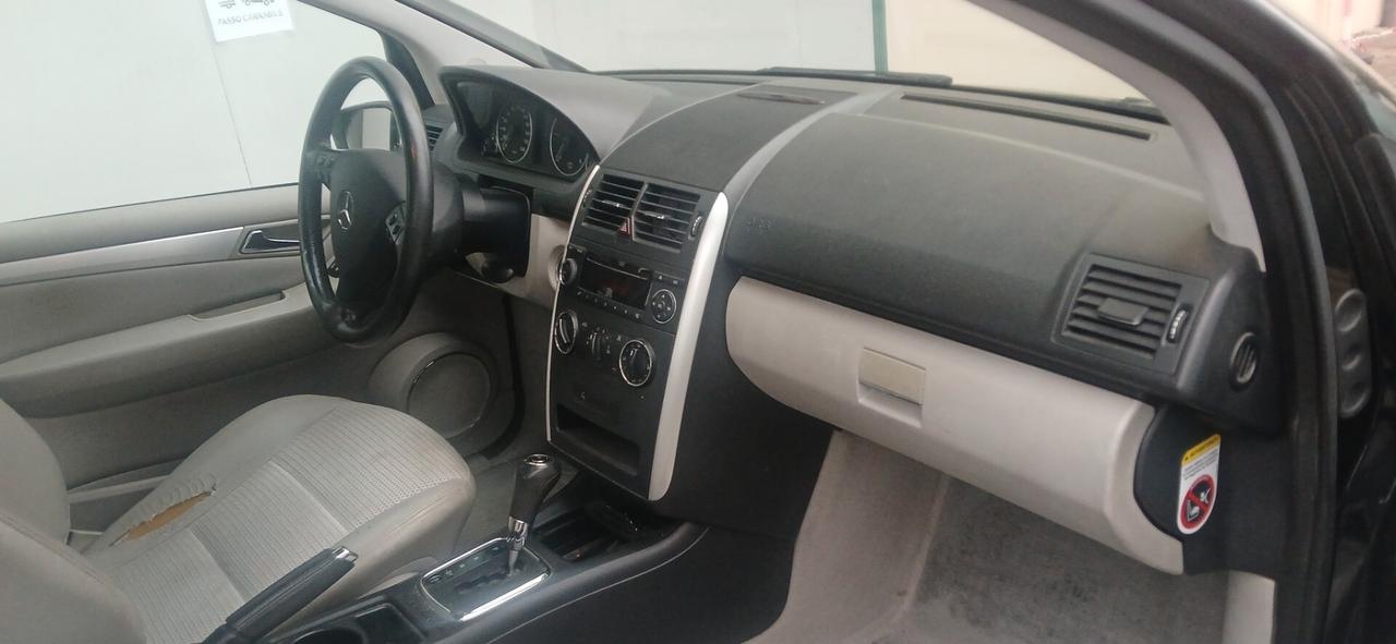 Mercedes cl. A 180 D automatica neopatentati