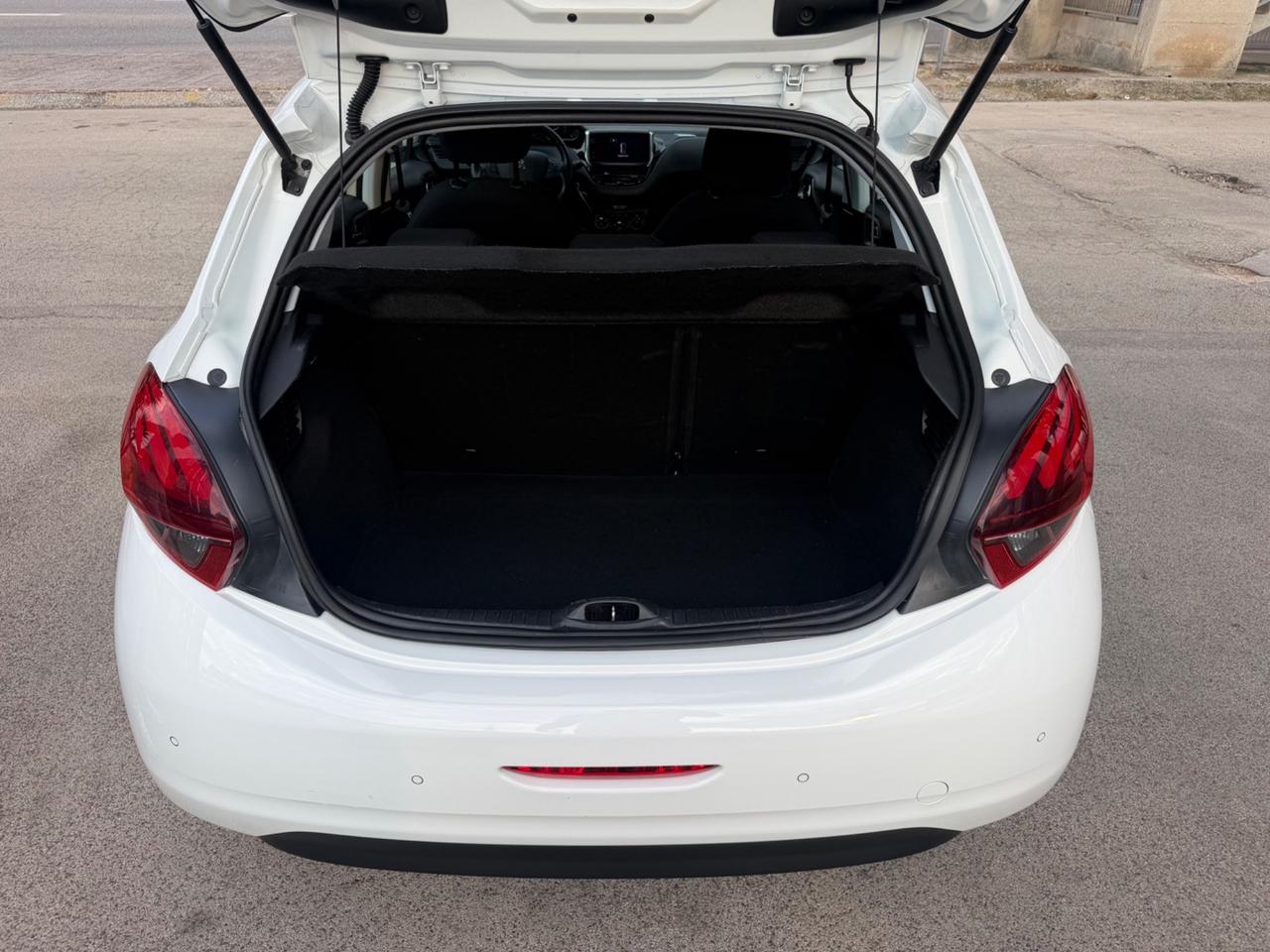 Peugeot 208 1.6 diesel 75 cv 2017
