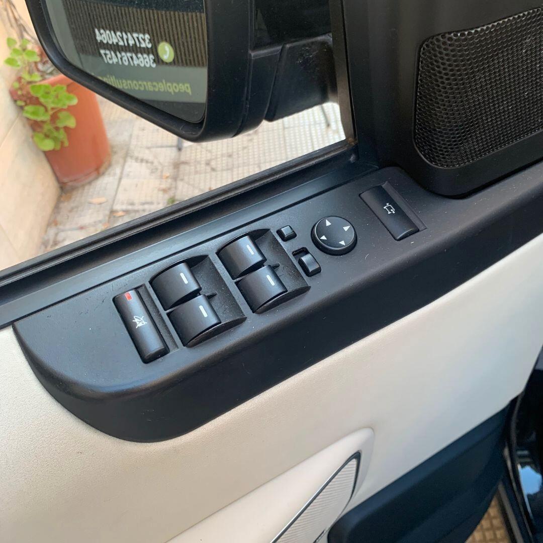Land Rover Altro Range Rover Vogue 4.4 TDV8