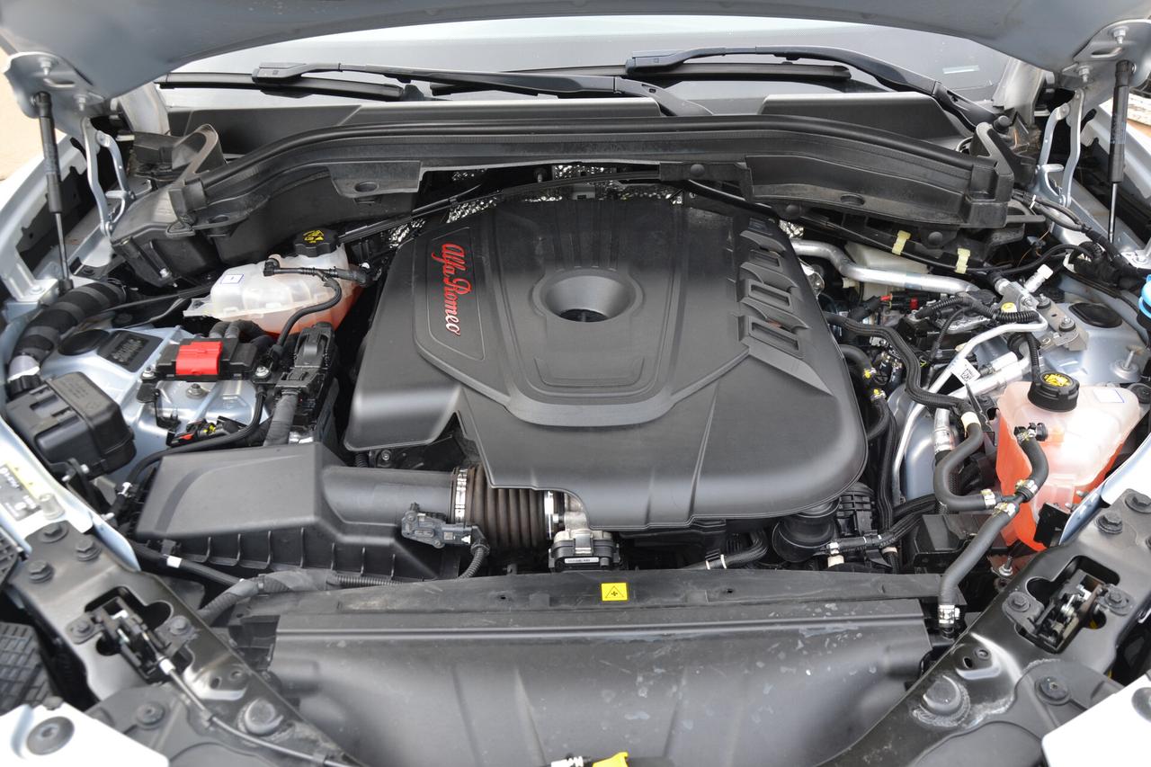 Alfa Romeo Stelvio 2.2 210CV AT8 Q4 SUPER *FUL LED+RCAM+PRIVACY+CRUIS