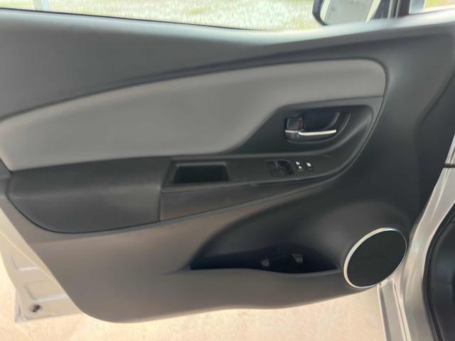 TOYOTA Yaris 1.5 Hybrid 5 porte Active AUTOMATICA PER NEOPATENT