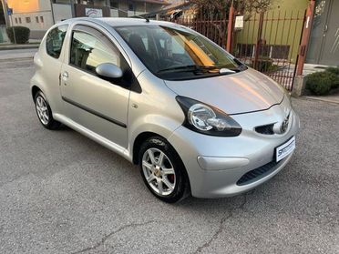 TOYOTA Aygo 1.0 12V VVT-i 3 porte Sol