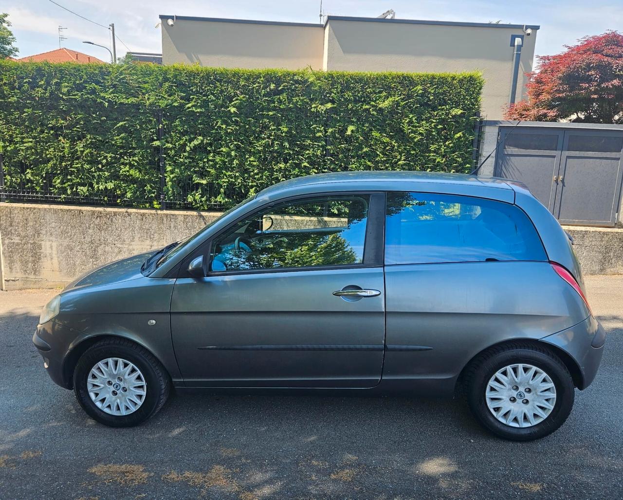 Lancia Ypsilon 1.2 NEOPATENTATI