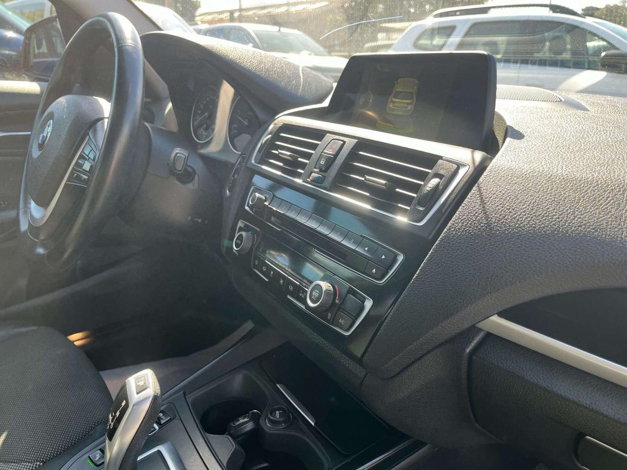 Bmw 118 118d 5p. Urban