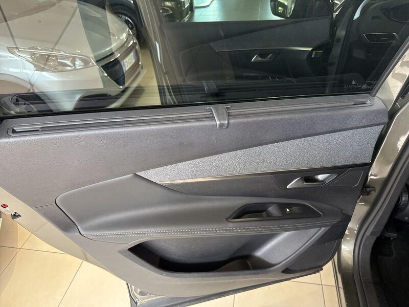 Peugeot 5008 PureTech Turbo 130 EAT8 S&S Allure