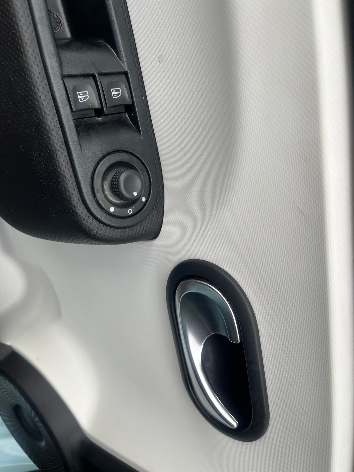 Renault twingo 1.0 sce/65 cv- restyling-2021