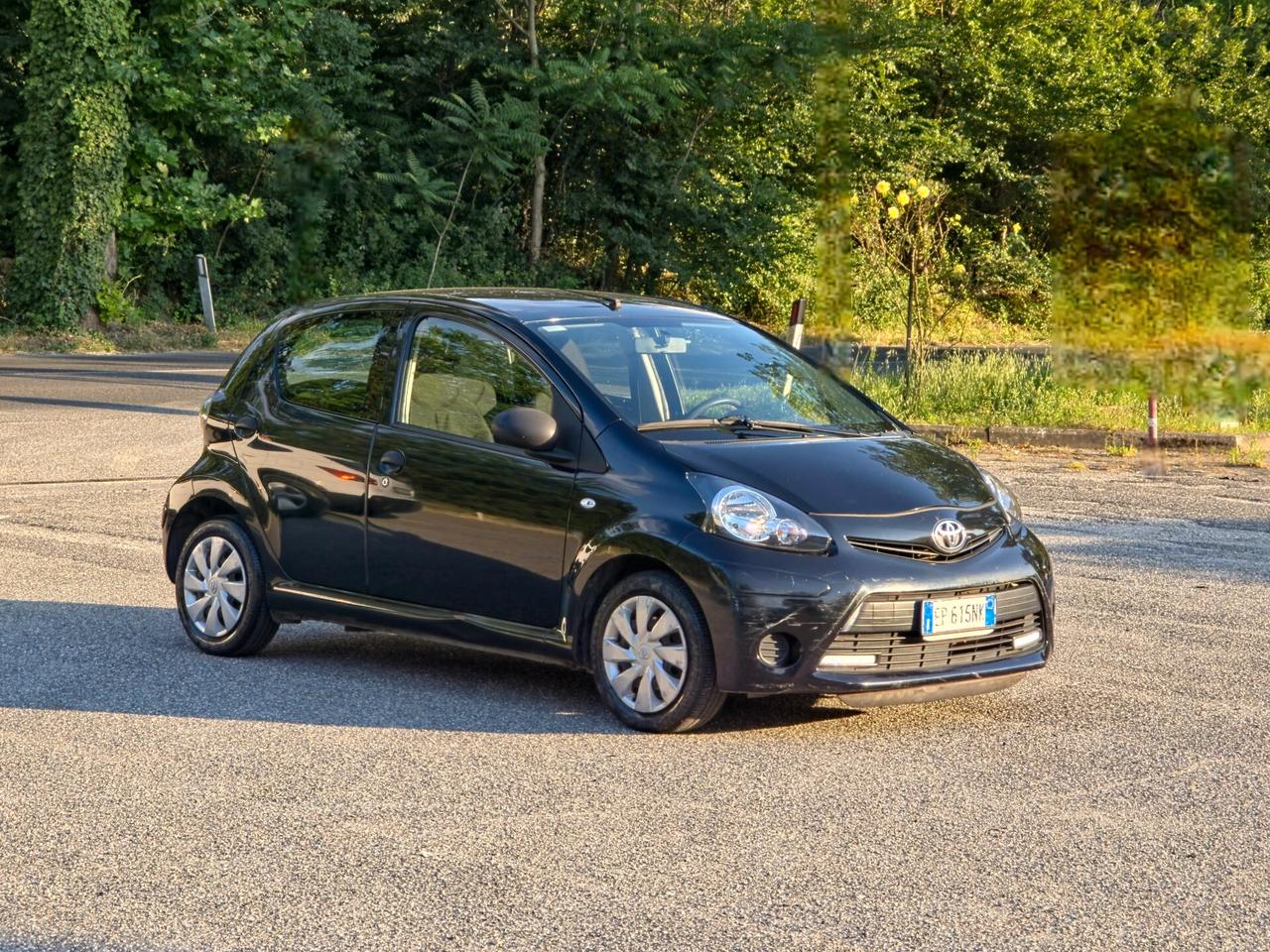 Toyota Aygo 1.0 12V VVT-i 5 porte Lounge Connect CV-68 E5B Manuale NEO 2012
