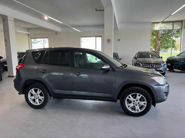 TOYOTA RAV 4 MY23 RAV4 Crossover 2.2 D-4D 150 CV DPF Sol