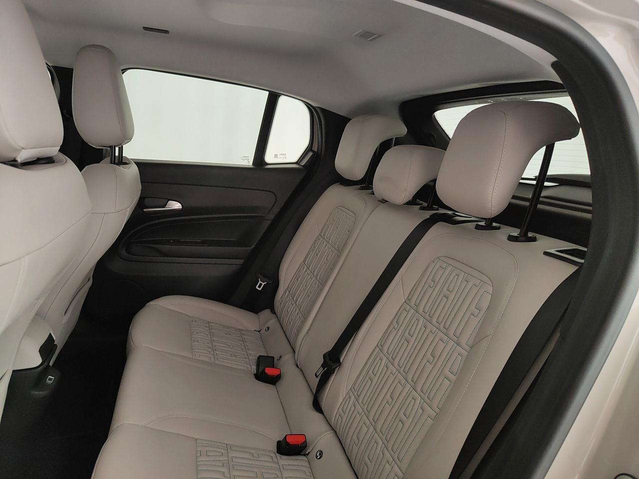 Fiat 600 Hybrid 100 CV DCT MHEV La Prima