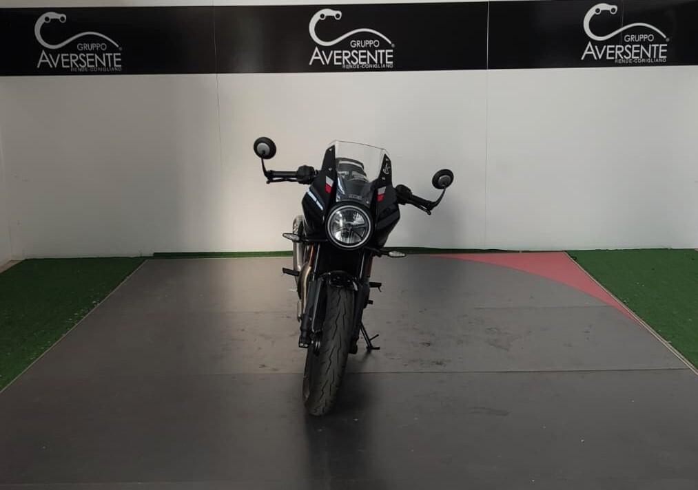 Triumph Thruxton 400