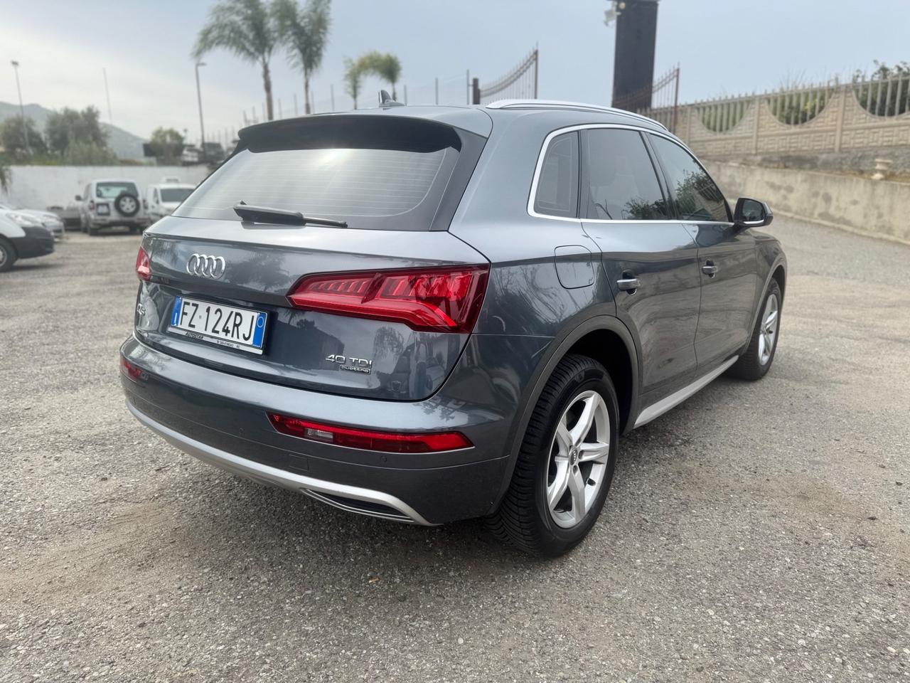 Audi Q5 40 TDI quattro S tronic Business