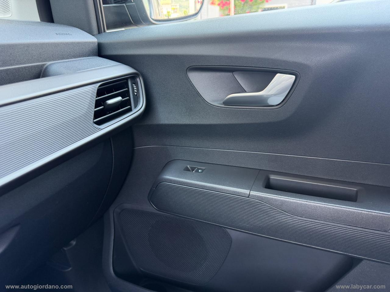 FORD Tourneo Courier 1.0 EcoBoost Titanium