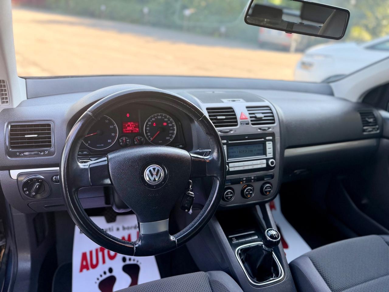 Volkswagen Golf 1,6 benzina km 120,000 ok neopatentati ! ! B