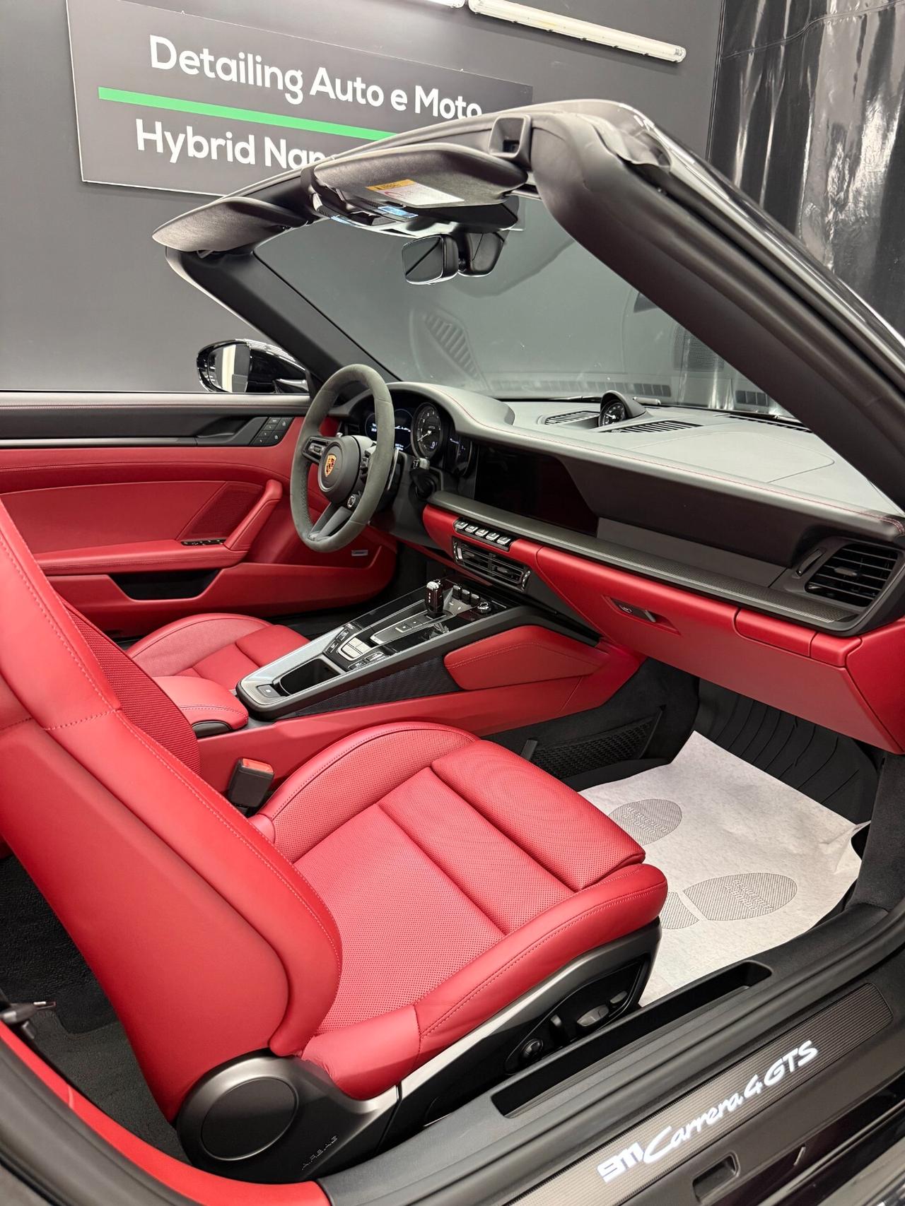 Porsche 911 Carrera 4 GTS Cabriolet