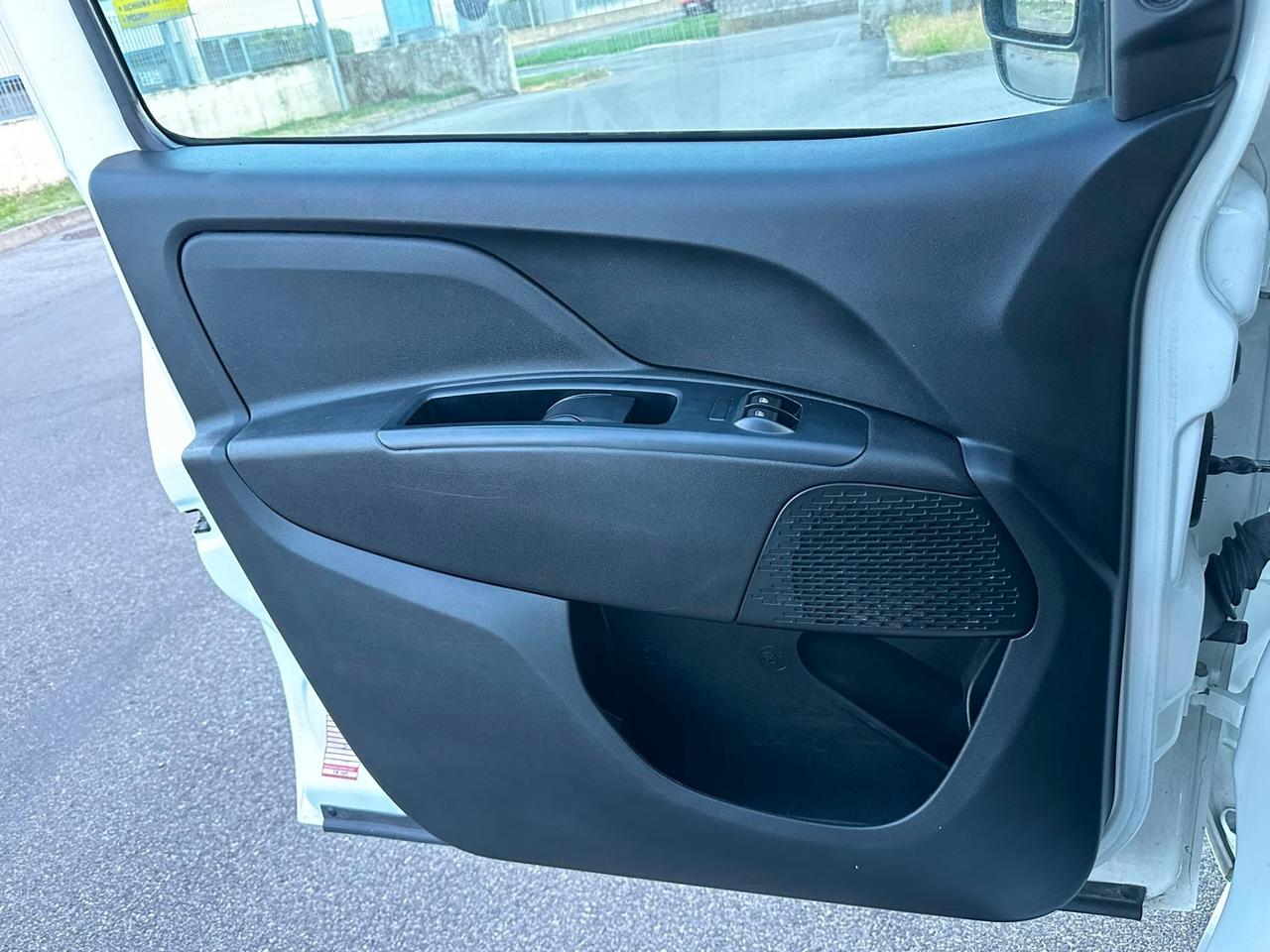 Fiat doblo con cassone fisso