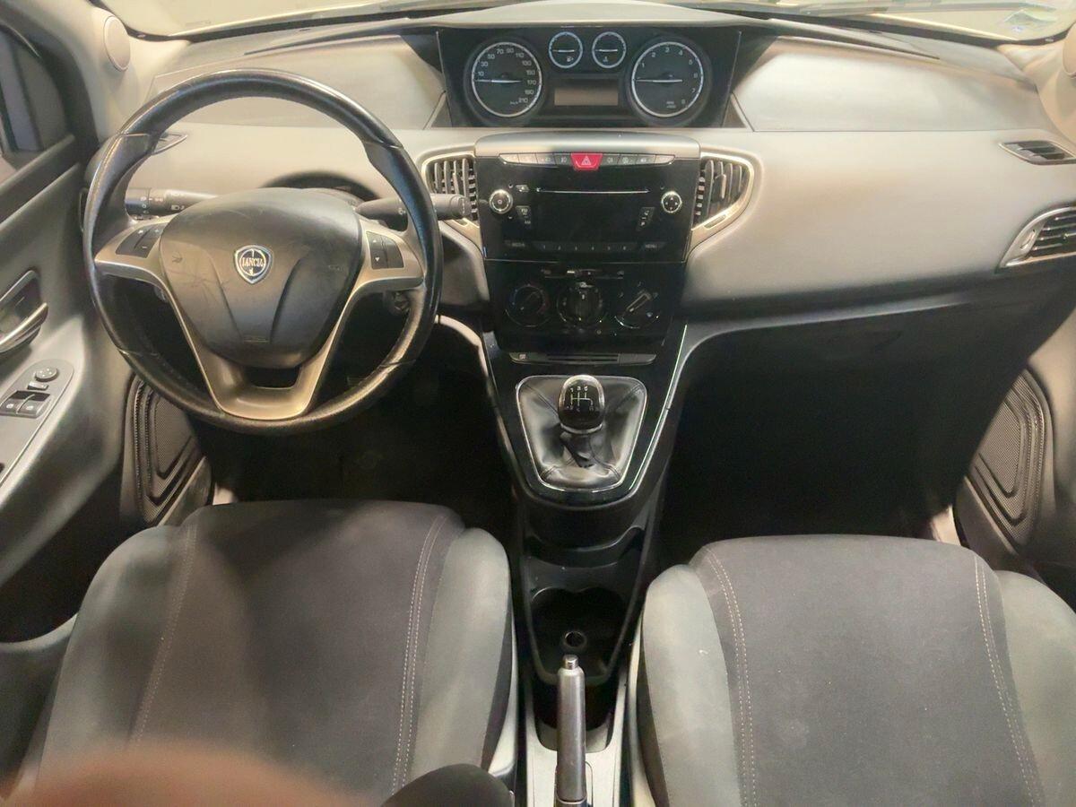 Lancia Ypsilon 1.2 69 CV 5 porte S&S Silver