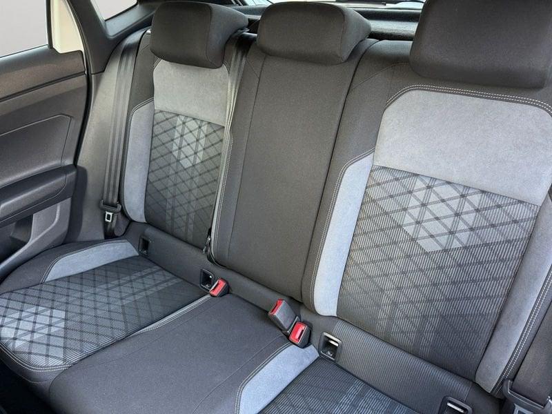 Volkswagen Polo 1.0 TSI R-LINE 95 CV