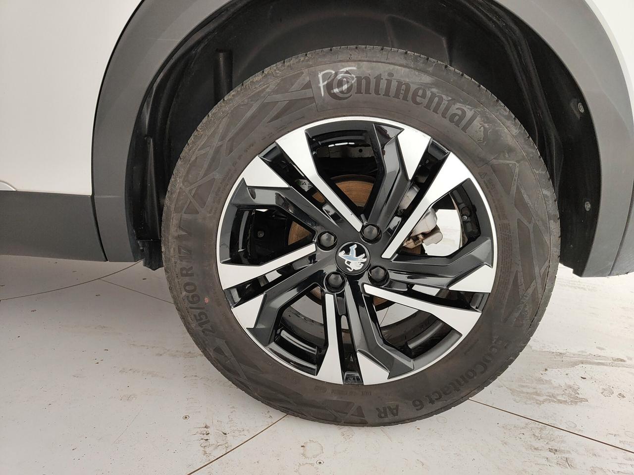 Peugeot 2008 BlueHDi 130 S&S EAT8 Allure